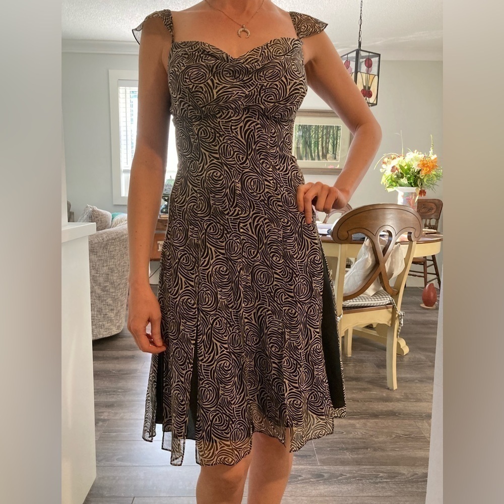 BCGB 100% SILK BLACK AND WHITE DRESS - size 4